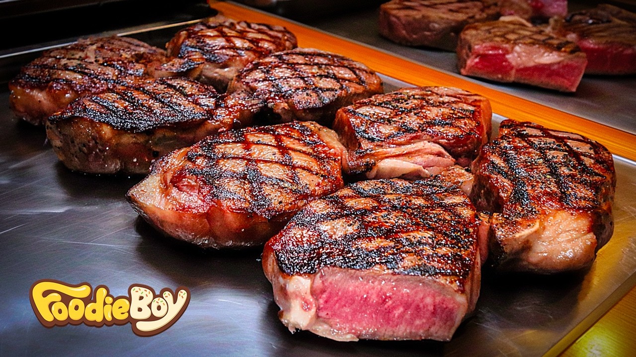 Подборка вкусной еды – стейк, гамбас, бургер, рисовые миски, сэндвич