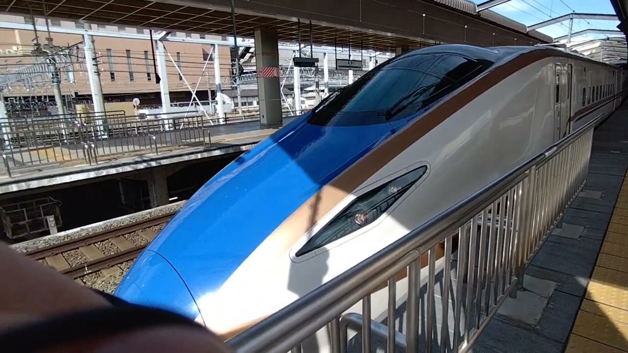 E7系F(12両)編成敦賀始発はくたか562号東京行き JR長野駅発車