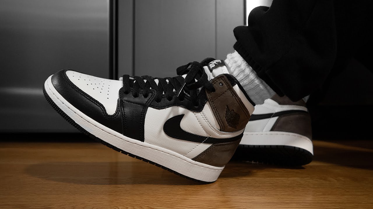 JORDAN 1 DARK MOCHA GS REVIEW + ON FOOT + TIPS ON HOW TO COP OFF SNKRS PASS  - YouTube