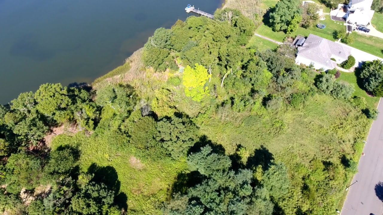 Center Moriches, NY - 6 Egret Way