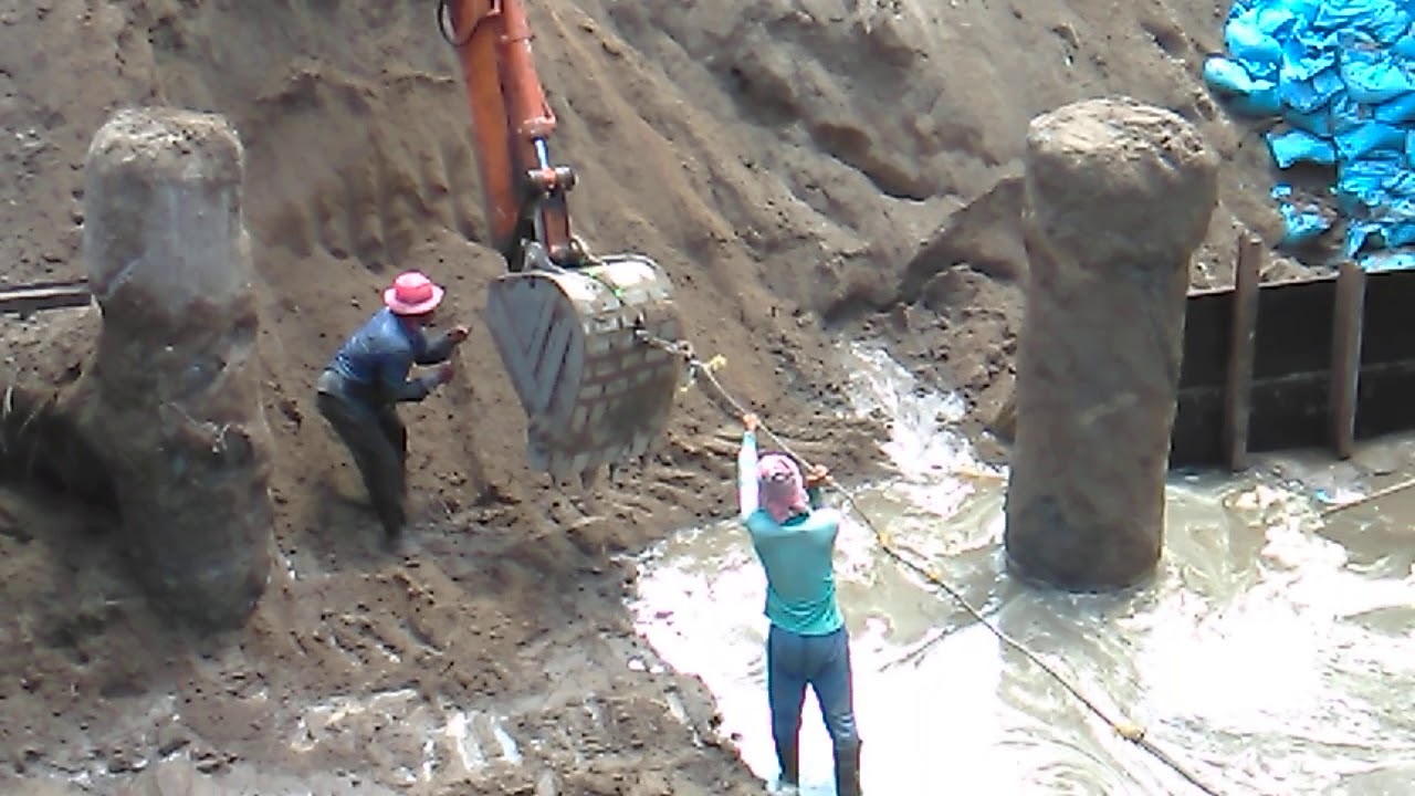 Hitachy ex 70..pile pulling.pile cap .kwa.oh water tank site at ...