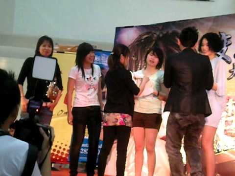 2011-03-19 Myolie Adonis @  Malacca - play game