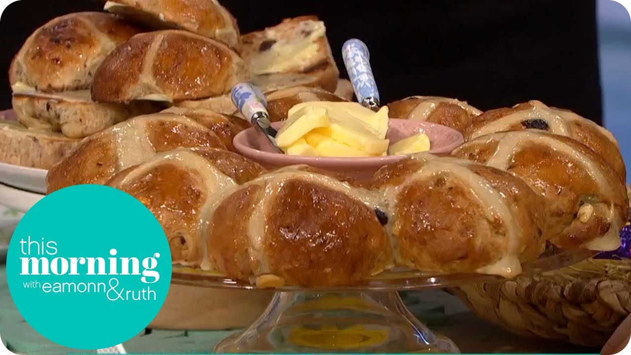 phil-vickery-s-hot-cross-buns-recipe-this-morning-youtube