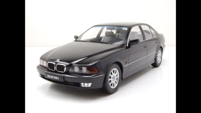 BMW M5 E39 - Titanium Silver - 2000 - Solido