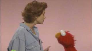 Sesame Street: Elmo Scares Julia Roberts