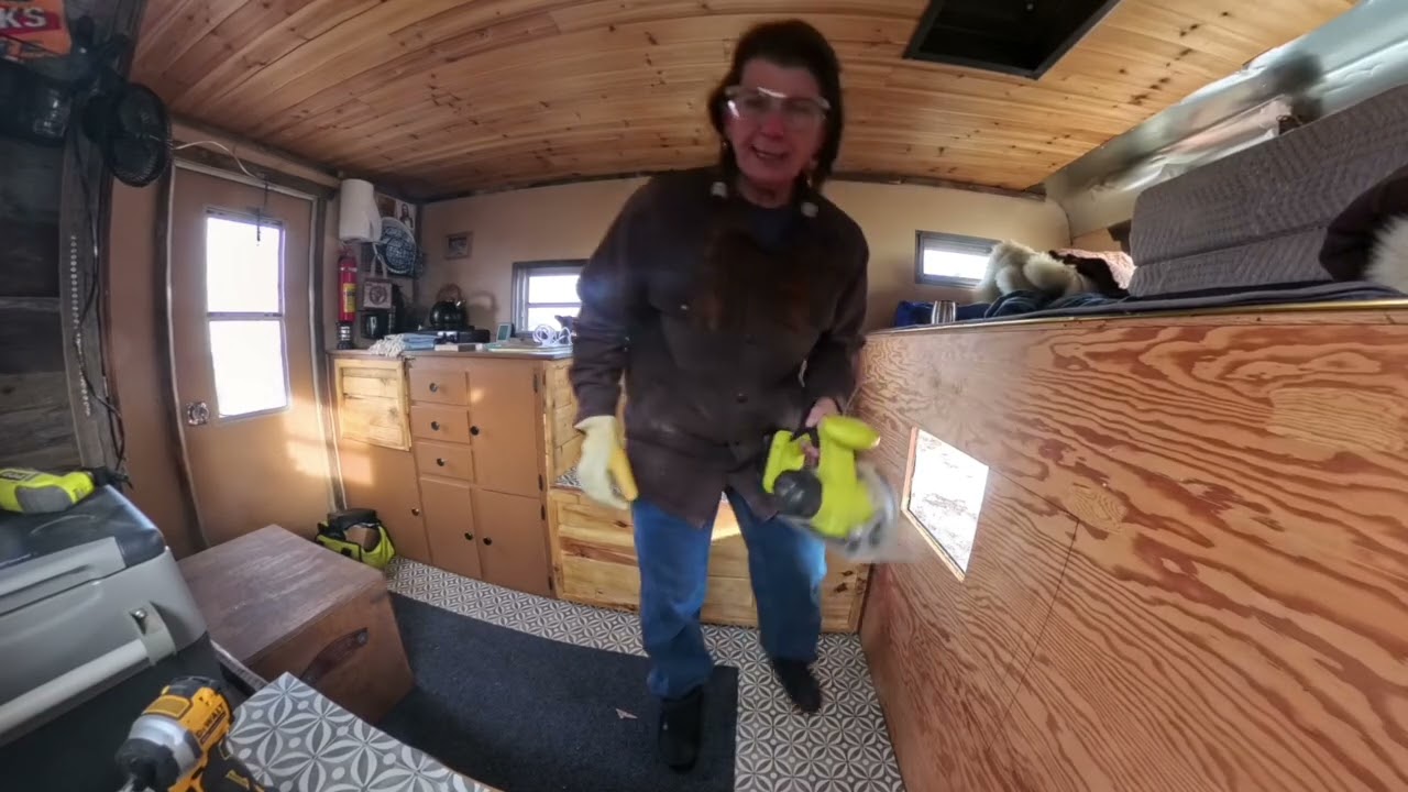 I cut a big hole in my camper, Del Rey truck camper rebuild #Episode #18