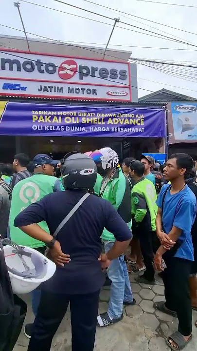 artis ladislao ada  di kota samarinda kaltim ,di toko jatim motor jalan basuki rahmat  ,samarinda.