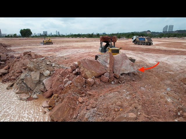 Ultimately Land Reclamation Construction Operation Bulldozer Pushing Rock Stone Komatsu D61PX class=