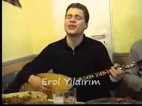 Kafası güzel engin nurşani saz çalıyor