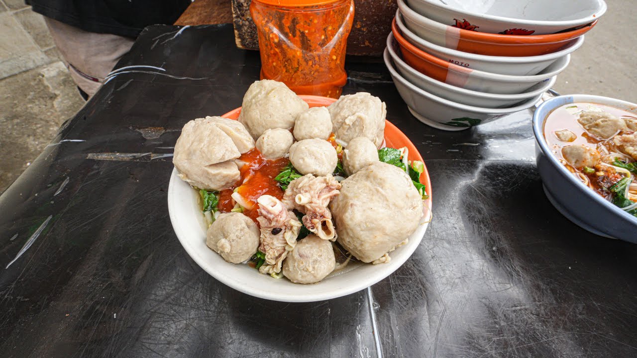 KETEMU BAKSO GEROBAKAN MURAHNYA KEBANGETAN, CUMA 5000AN ISI DAGING CINCANG SAPI ASLI !!