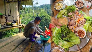 Forest Feast: A Tranquil Lunch Experience in Nature