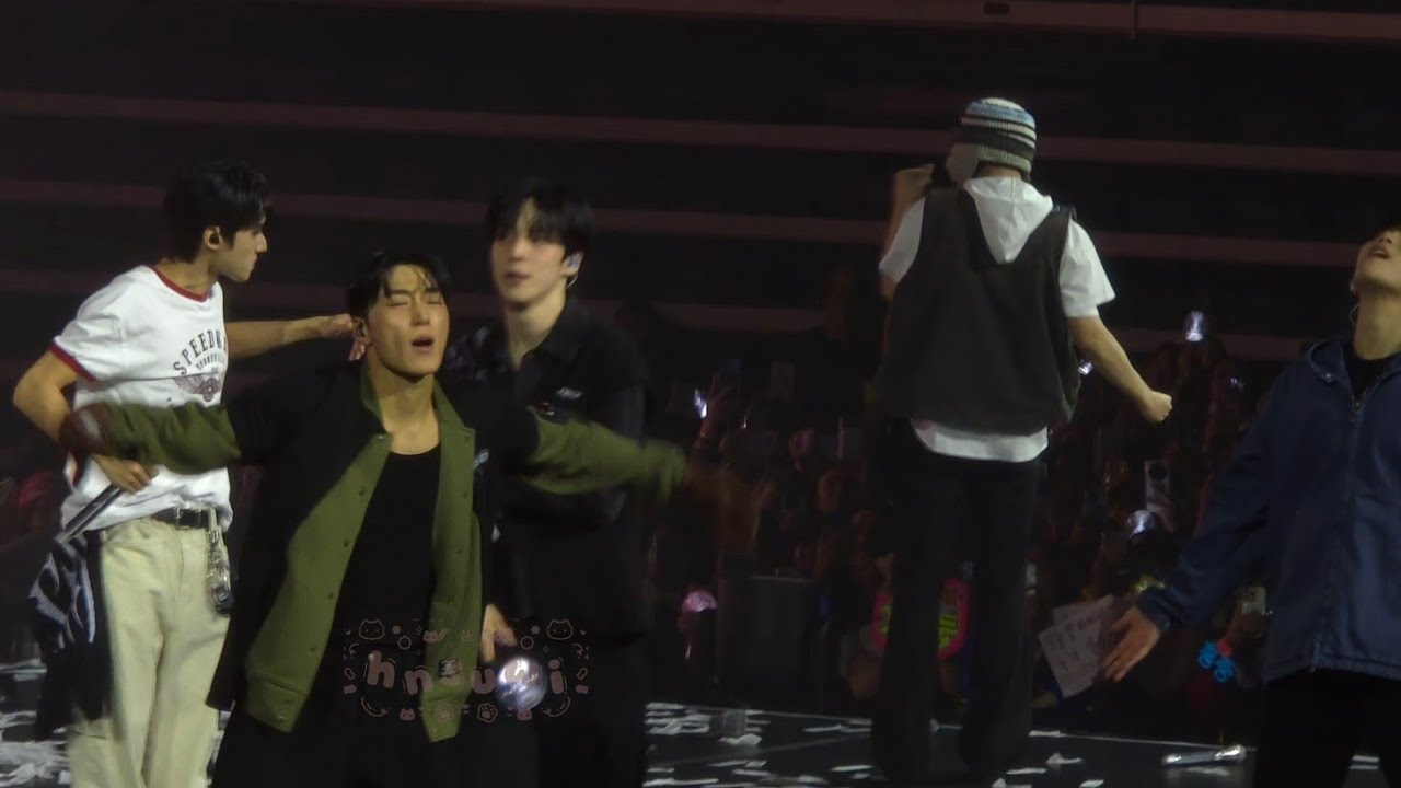 ATEEZ IN YOUR FANTASY SINGAPORE - THE REAL