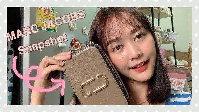 The Marc Jacobs Snapshot Camera Bag Review - The Luxe Minimalist