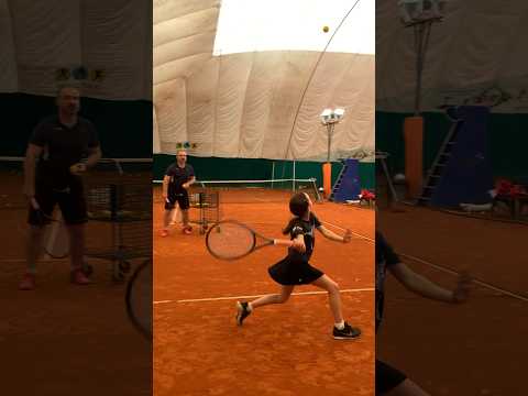 Видео: 9yo #tennisplayer #tennis #shorts #kidstennis #tenniskidsworld