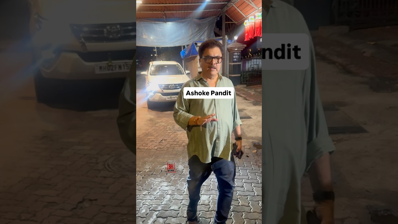 Ашок Пандит прибыл в дом Сатиша Шаха, чтобы выразить соболезнования 