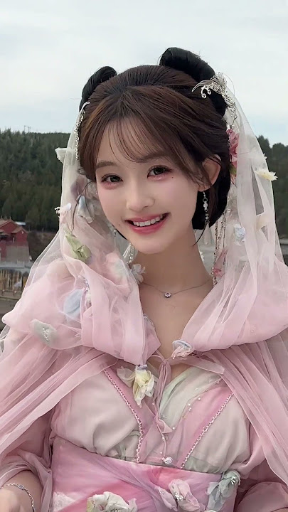 Beautiful chinese girls fashion #shorts #walking #chinafashion #tiktokchina