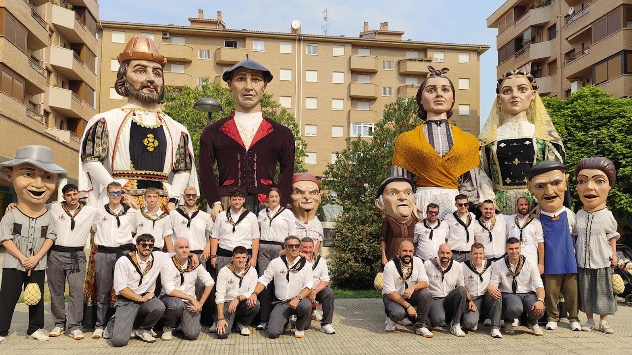 Gigantes de Burlada en fiestas 2025 #gigantes #fiesta 