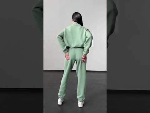 Жіночий спортивний костюм, видео 1