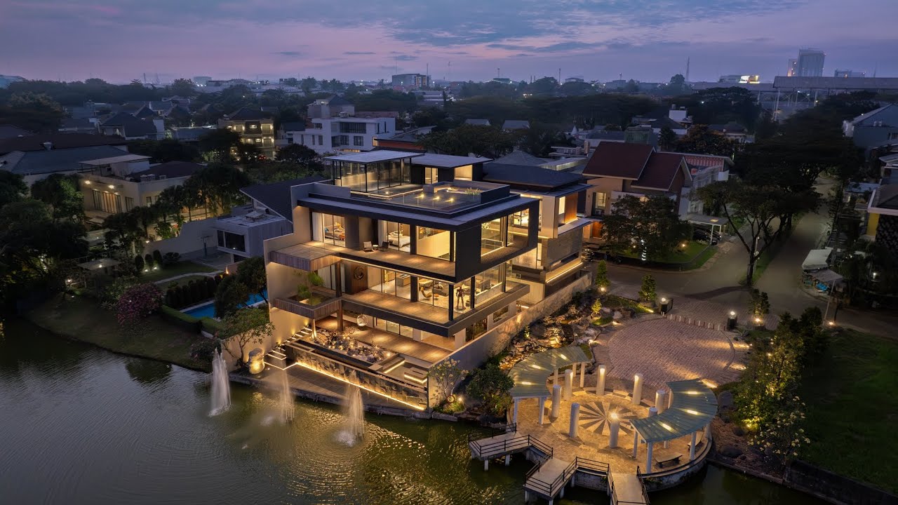 Modern Luxury House with Lake View , Cikarang By RAKTA STUDIO