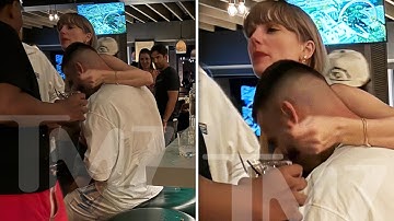 when Taylor Swift ASKED Travis Kelce to KISS her again 😊  #taylorswift
