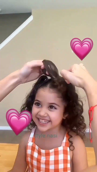 Jingalak sochli qizlar