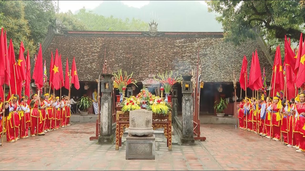 Các nghi lễ truyền thống tại Lễ hội Hoa Lư