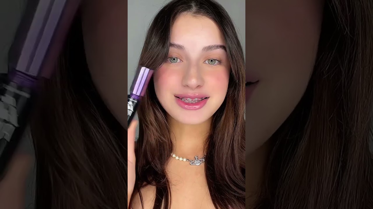 Discover the ultimate mascara loved by makeup enthusiasts! 