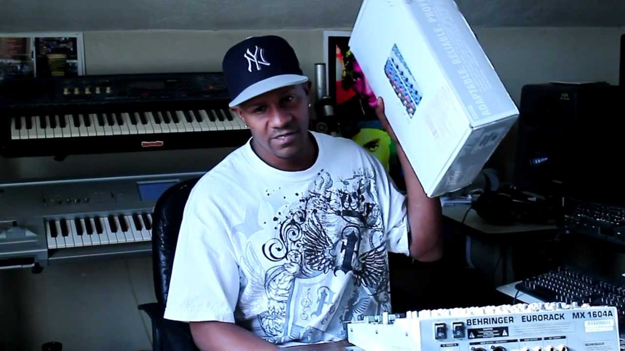 Semi Ontario "The Mic Check" feat. Hassan Mackey