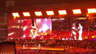 YOOO!!! Jay-Z performs Clique and brings out Rihanna for Run This Town 🔥🔥🔥