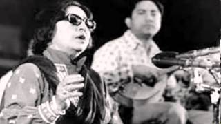 Taskeen Ko Hum Na... Malika Pukhraj...