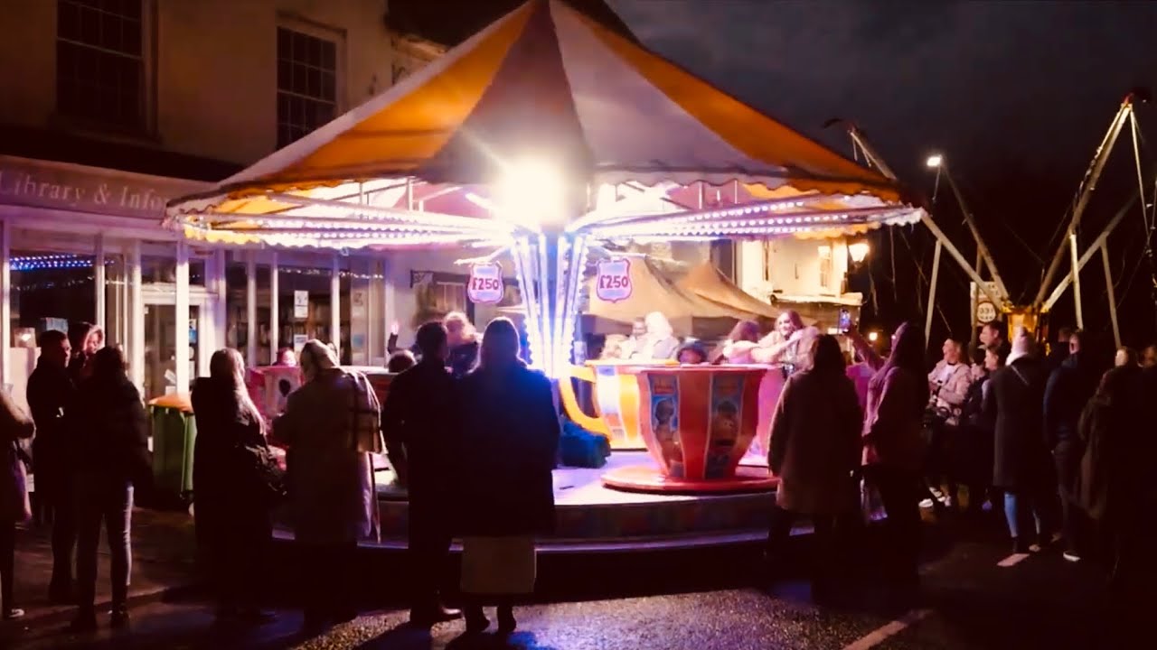 WEST MALLING CHRISTMAS LIGHTS - PRAGUE-THEMED WINDOW AT THE WHITE STUDIOS