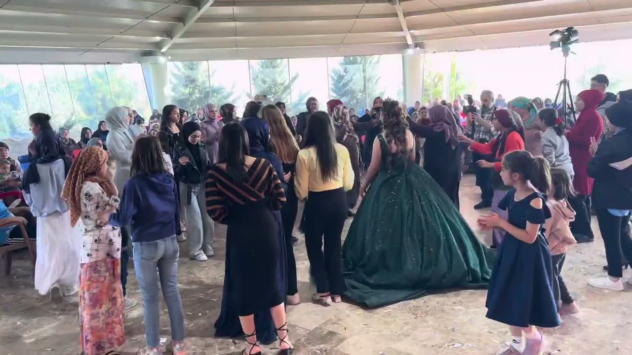 MEDİNE GELİN & ARKADAŞLARINDAN SÜPER OYUN DEMİRCİ KASABASI -GÜLPINARLI HASAN FARKIYLA 2025-