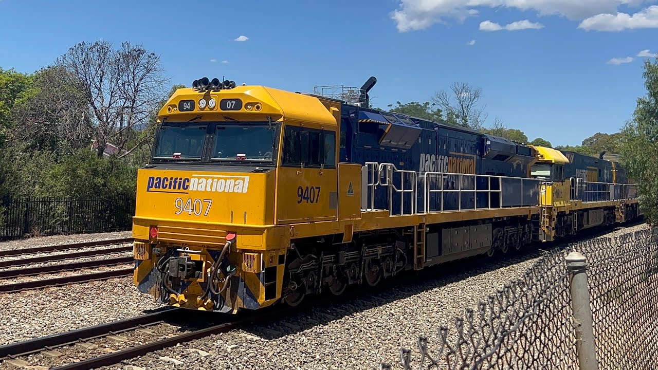 PN freight | 7MP7 through Millswood with 9407, NR115 & NR52 (in RUOK livery)