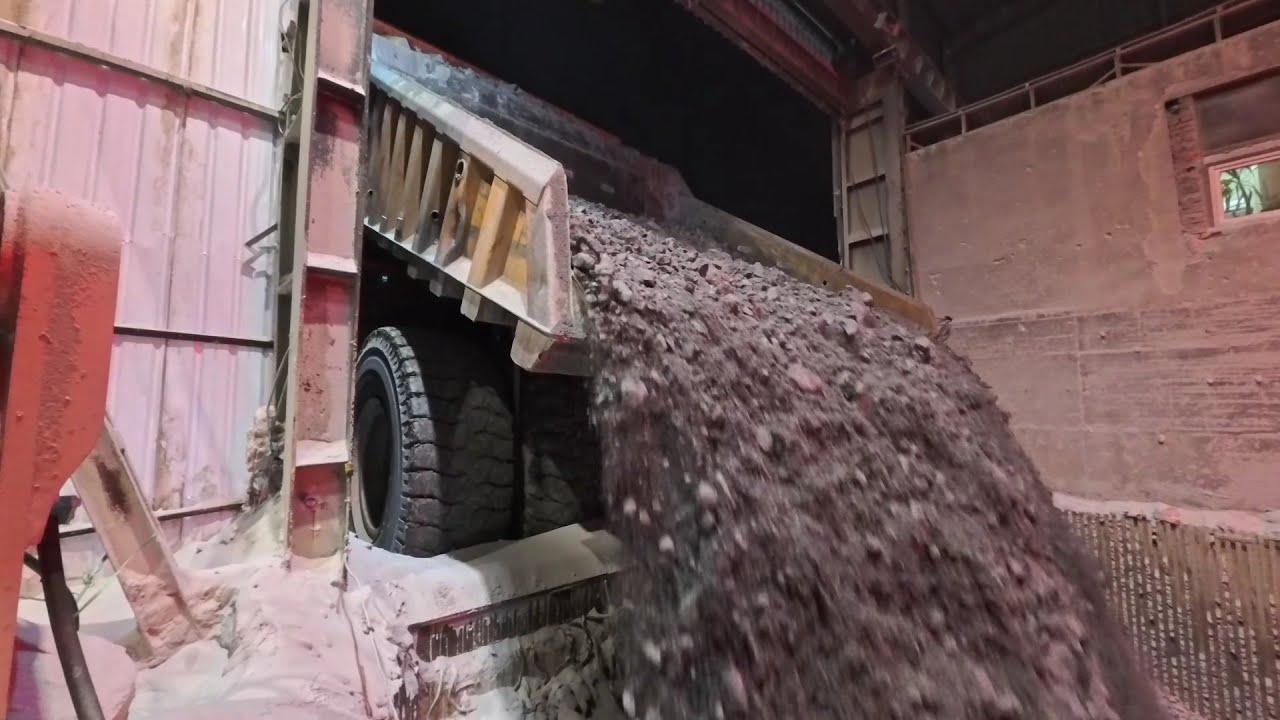 Amazing Primary Ore Rock Crusher and Hydraulic Breaker in Action