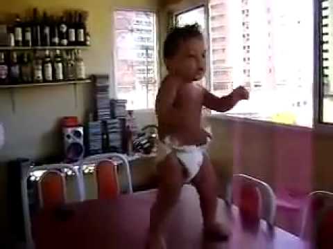 BEBE BAILANDO SAMBA