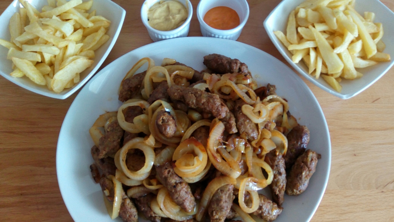 كفتة مشوية مع البصل طبق بسيط و رائع