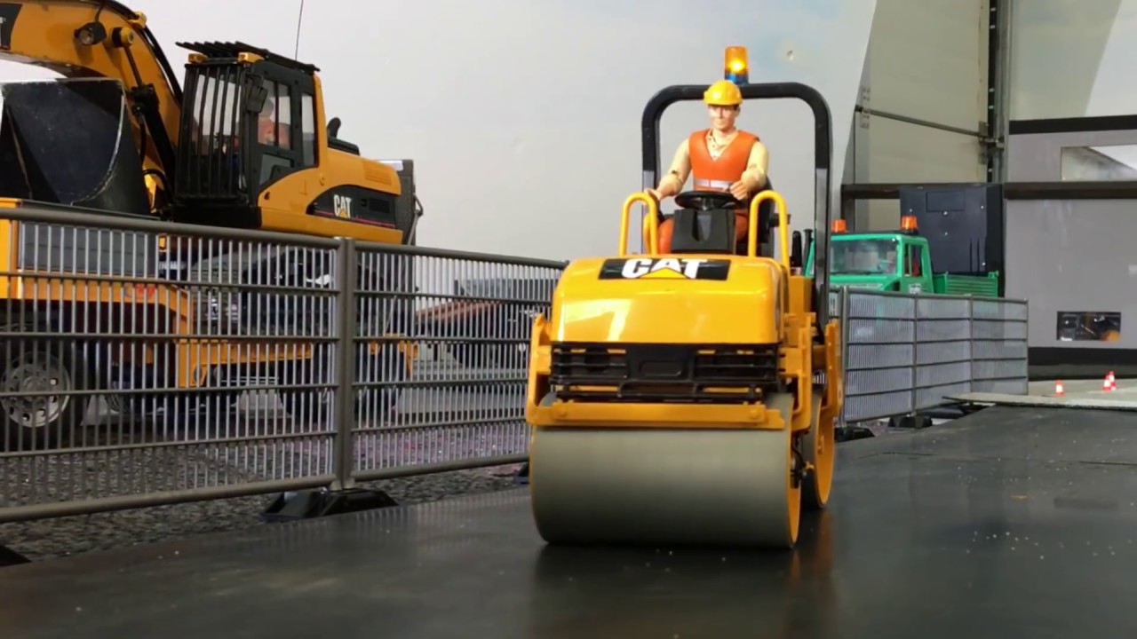 Bruder Toys CAT Tandem-Vibrationswalze SUPER RC model CONSTRUCTION by JACK (4)