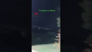 o tornado acabou de chegar e a gente entrou dentro da casa mas só que ficou tudo bem