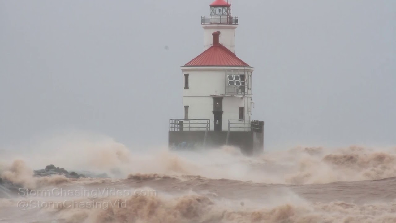 10/10/2018 Superior, WI Huge Waves