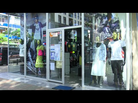 მაღაზიები, ბაზრობები და ღია კაფეები გაიხსნა