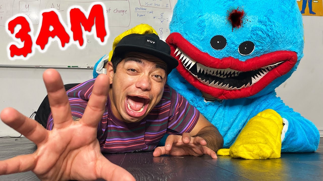 Attacked By Huggy Wuggy At 3am Poppy Playtime Chapter 2 Secrets Youtube