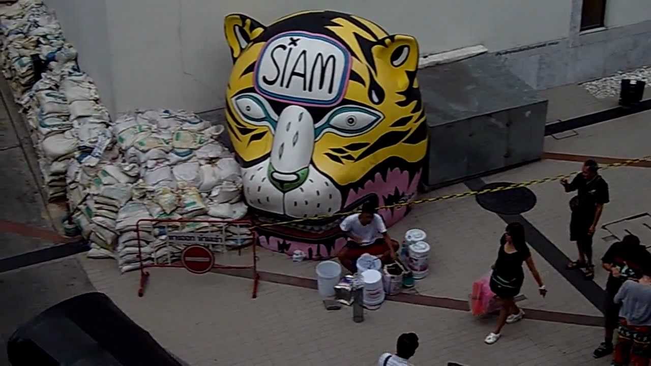 Plastic Bucket Drummer at Siam Square Bangkok YouTube