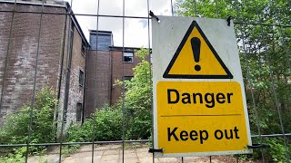 Exploring Abandoned School!
Absolutely massive Explore, this definitely had its arson damage but thankfully there was still building left to explore ha!
FULL VIDEO: https://www.youtube.com/watch?v=Vx-kODMcF1E
Social Media: (Behind The Scenes Photos)
Instagram: https://bit.ly/33HpAT6
Snapchat: exploringwt17
FaceBook Page: @Exploringwt19
TikTok: exploringwithtom6
Twitter: https://bit.ly/2uGhur8
This is the Official Clips Channel for the main Exploring With Tom channel, posting very dramatic and most exciting clips within the past 5 years of exploring abandoned & haunted places. Exploring Abandoned School!
