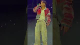 V During “Normal” in Las Vegas 🔥#bts #day1