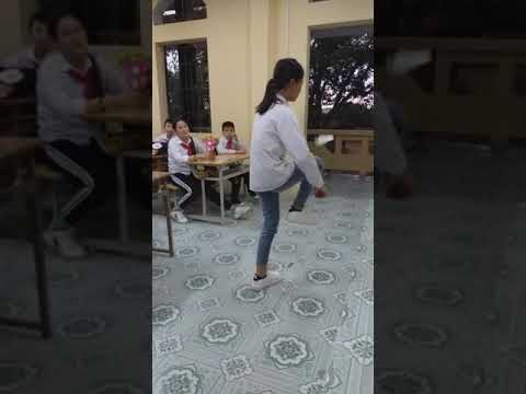 Video Kĩ thuật tâng cầu bằng đùi - youtube