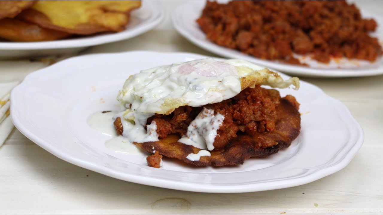 Tortos de maíz con picadillo - RECETA ASTURIANA ¡Complétalos con huevo y salsa cabrales!