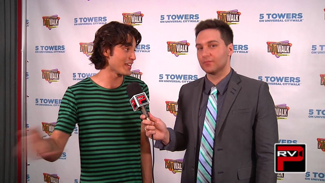 Blake Michael Talks Celeb Crush, Singing In The Shower, Dog With A Blog & More!