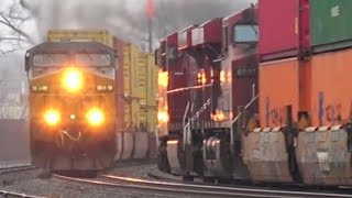 Awesome Surprise 2 Trains Meet!! Dash 9 + 2 Dash 8's + AC44CW on CSX Train! + More Trains! + DPU!