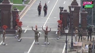 भारतीय सैनिको का बाघा बॉर्डर पर पाकिस्तानी सेना के छक्के छुड़ा देने वाला प्रदर्शन कॉमेंट्री सहित