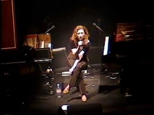 Tori Amos Philly 2 May 1996 Me And A Gun
